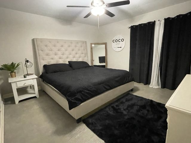 Royalty Estate in Pasadena Sleeps 8